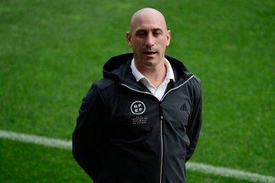 Former Spanish FA president Luis Rubiales given three-year ban for Jenni Hermoso kiss