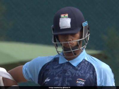 Watch: Nepal Bowler's Surprising Strategy Leaves Yashasvi Jaiswal Flabbergasted During Asian Games 2023
