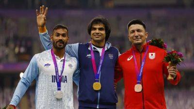 Games-India's Chopra wins javelin gold despite officiating howler