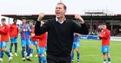 Duncan Ferguson - Duncan Ferguson WON'T rule out more wild Inverness celebrations as boss admits 'I'm an emotional guy' - dailyrecord.co.uk