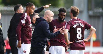 Inside the Hearts dressing room before Edinburgh derby as Oz Hibs contingent connection stops short of WhatsApp group