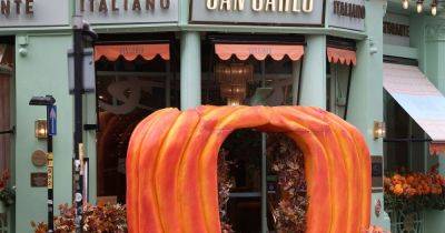 David Beckham - Erling Haaland - Michelle Keegan - Manchester city centre favourite San Carlo given spectacular Halloween transformation to welcome in October - manchestereveningnews.co.uk - Italy - county Hale