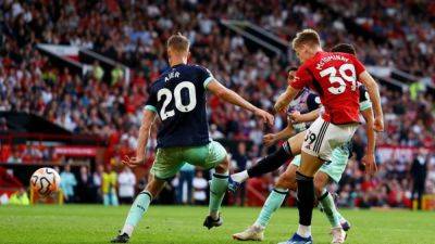 McTominay rescues Man United as Tottenham go top