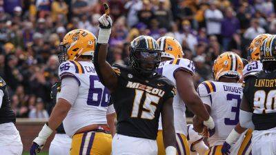 Missouri defensive end ejected for spitting on LSU player, ref says: reports