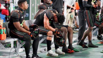 Miami opts not to kneel, falls to Georgia Tech on late score - ESPN - espn.com - Georgia - county Miami - county King - county Garden