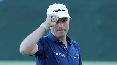Griffin goes low to extend Sanderson Farms lead