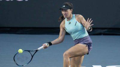 Elena Rybakina - Maria Sakkari - Jessica Pegula - Pegula upsets top seed Sabalenka at WTA Finals - channelnewsasia.com - Usa - Mexico - Belarus