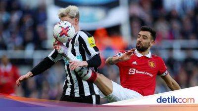 Eddie Howe - Bruno Fernandes - Newcastle United - Hasil Kandang MU Vs Newcastle yang Sip di Domestik - sport.detik.com