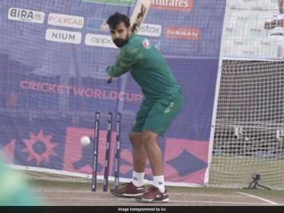 Glenn Maxwell - Haris Rauf - Mujeeb Ur - Shadab Khan - Pakistan Players Try To Hit 'No Footwork' Shots Like Glenn Maxwell. Here's The Result - sports.ndtv.com - Australia - Sri Lanka - Afghanistan - Pakistan