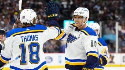 NHL roundup: Blues blitz Avs behind 2 hat tricks