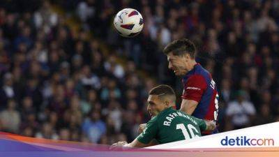 Robert Lewandowski - Jules Kounde - Ilkay Guendogan - Liga Spanyol - Barcelona Vs Alaves: Barca Comeback Berkat 2 Gol Lewandowski - sport.detik.com