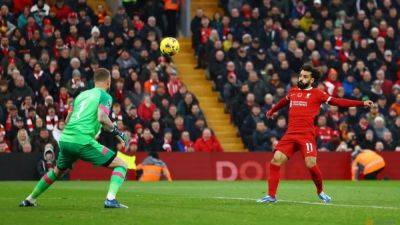 Klopp praises Salah as forward reaches 200 goals in English football