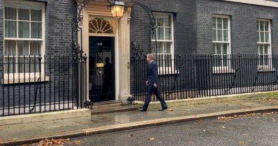 David Cameron arrives at Downing Street with reshuffle underway following sacking of Suella Braverman