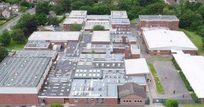 Majority of pupils at crumbling concrete hit high school told to stay at home until at least next week - manchestereveningnews.co.uk