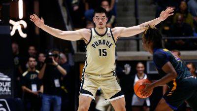 Zach Edey - Purdue 7-footer Zach Edey says NBA pursuit fuels weight loss - ESPN - espn.com - France - state Arizona - state Indiana - state Tennessee - state Kansas - state Alabama - state Arkansas