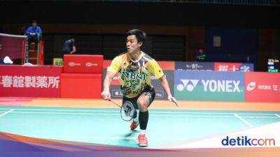 Shesar Hiren Rhustavito - Shesar Vito Gagal Manfaatkan Kesempatan, Dikalahkan Kento Momota - sport.detik.com - Japan - Indonesia