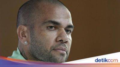 Dani Alves - Dani Alves Segera Jalani Sidang Kasus Pemerkosaan - sport.detik.com