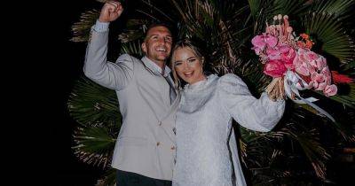 Couple 'chilled' and ate KFC before £10k 'secret' wedding - manchestereveningnews.co.uk