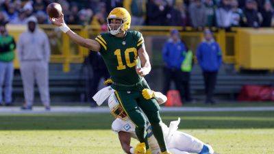 Packers hold off Chargers for close victory
