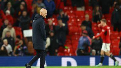 Ten Hag says Man United must stick together if they are to right the ship