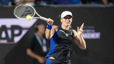 Iga Swiatek - U.S.Open - Swiatek crushes Gauff at WTA Finals - channelnewsasia.com - Usa