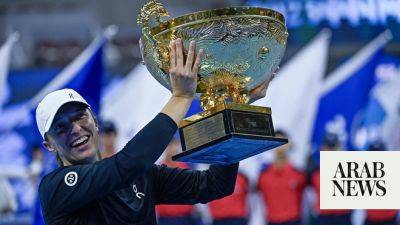 Iga Swiatek says female tennis players are united as they seek improvements from the WTA