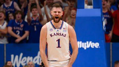 Kansas strengthens grip on No. 1 spot in Top 25 men's poll - ESPN - espn.com - state Arizona - state Tennessee - state North Carolina - Bahamas - state Kansas - county Atlantic - state Colorado - state Connecticut