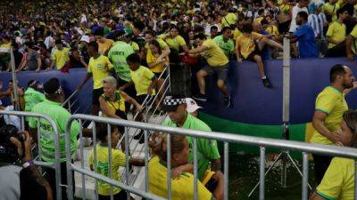 Violent clashes mar Brazil v Argentina World Cup qualifier