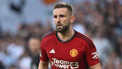 Luke Shaw returns to training with Manchester United after muscle injury