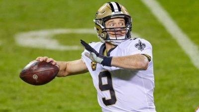 Drew Brees says he only throws left-handed now: 'My right arm does not work'