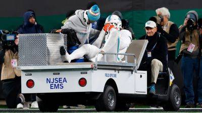 Mike Macdaniel - Kevin Sabitus - Dolphins' Jevon Holland rips stadium's 'trash' turf after Jaelan Phillips suffered apparent Achilles injury - foxnews.com - county Miami - New York - state New Jersey - county Garden - county Rutherford - county Rich