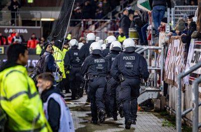 Eintracht Frankfurt - Police officers injured in clashes at Frankfurt game - guardian.ng - Nigeria