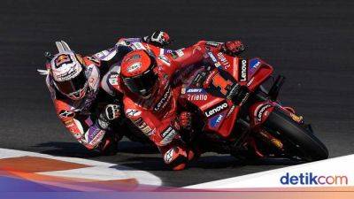 Francesco Bagnaia - Maverick Viñales - Jorge Martín - Johann Zarco - Marco Bezzecchi - MotoGP Valencia 2023: Martin Melebar Setelah Senggolan Sama Bagnaia - sport.detik.com