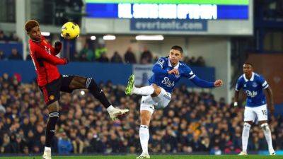 Sean Dyche - Everton fans keep up protests v Premier League at Goodison - channelnewsasia.com