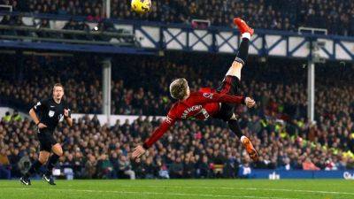 Man United's Garnacho scores overhead stunner in 3-0 win at Everton