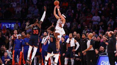 Devin Booker's game-winning 3 vs. Knicks ups Suns' streak to 7 - ESPN