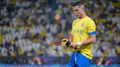 Ronaldo convinces ref to overturn penalty in Al Nassr draw - ESPN