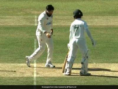 Kyle Jamieson - Mominul Haque - Watch: Ajaz Patel Warns Bangladesh Star Of Run-out At Non-striker's End In 1st Test - sports.ndtv.com - New Zealand - Bangladesh - county Kane
