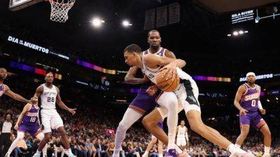 Phoenix Suns - French rising star Wembanyama shines in breakthrough NBA game - france24.com - France - Usa