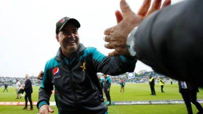 Mickey Arthur - Pakistan's Shadab doubtful for World Cup clash with New Zealand - channelnewsasia.com - South Africa - New Zealand - Bangladesh - Pakistan