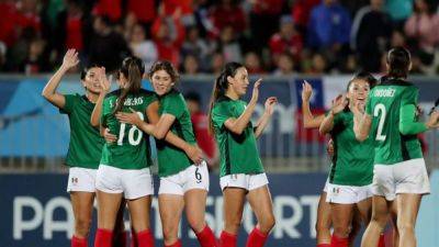 Games-Mexico takes soccer gold with 1-0 win over Chile