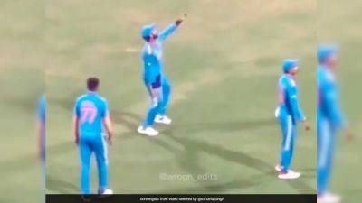 Watch: Fans Chant "Virat Kohli Ko Bowling Do", India Star Wins Hearts With His Act
