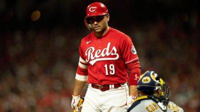 Joey Votto's future murky after Reds decline his 2024 option