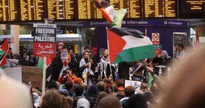 Arrest made after pro-Palestine demonstrators stage sit-in at Piccadilly station