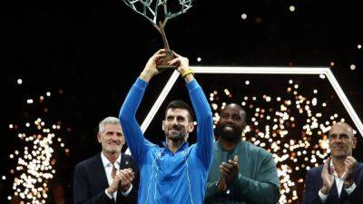 Grigor Dimitrov - Djokovic eases past Dimitrov to win record-extending Paris title - channelnewsasia.com - Serbia - Bulgaria
