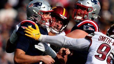 Maddie Meyer - NFL world furious as Commanders player flagged for penalty on seemingly routine sack of Patriots' Mac Jones - foxnews.com - Germany - Washington - state Massachusets - county Bay