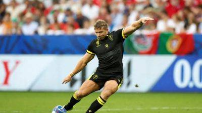 Wales fullback Halfpenny joins New Zealand's Crusaders