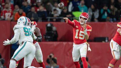 NFL: Chiefs bounce back, Patriots continue to struggle