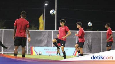 Semangat Membara Timnas Indonesia U-17 Saat Latihan di Surabaya