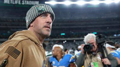 Aaron Rodgers hints at Jets return after loss to Chargers